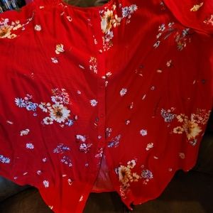 Beautiful flowy blouse